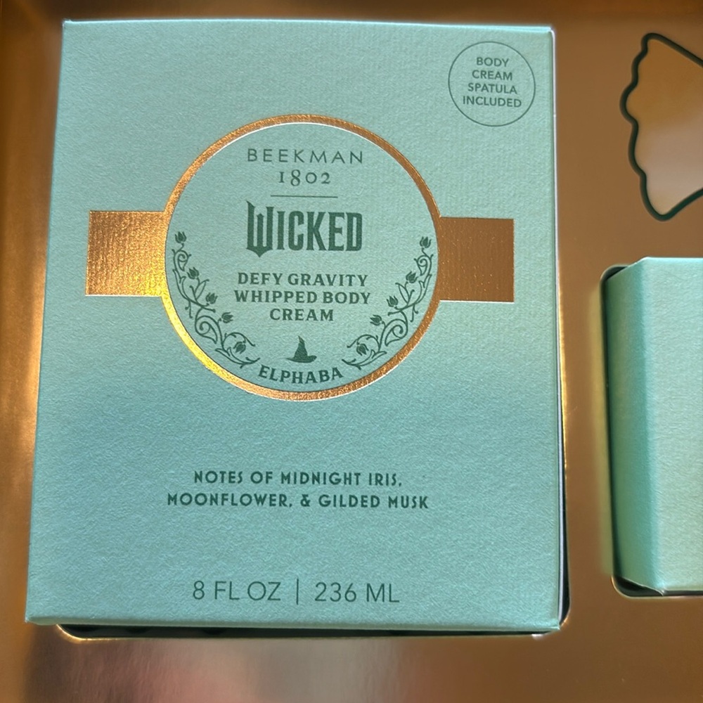 Wicked X Beekman 1802 Wickedly Beautiful Gift Set - Picture 3 of 6